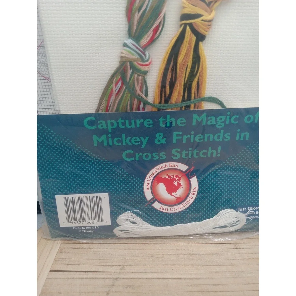 Just Cross Stitch Mickey Unlimited Holiday Sleigh Minnie And Mickey Pluto‎ Kit